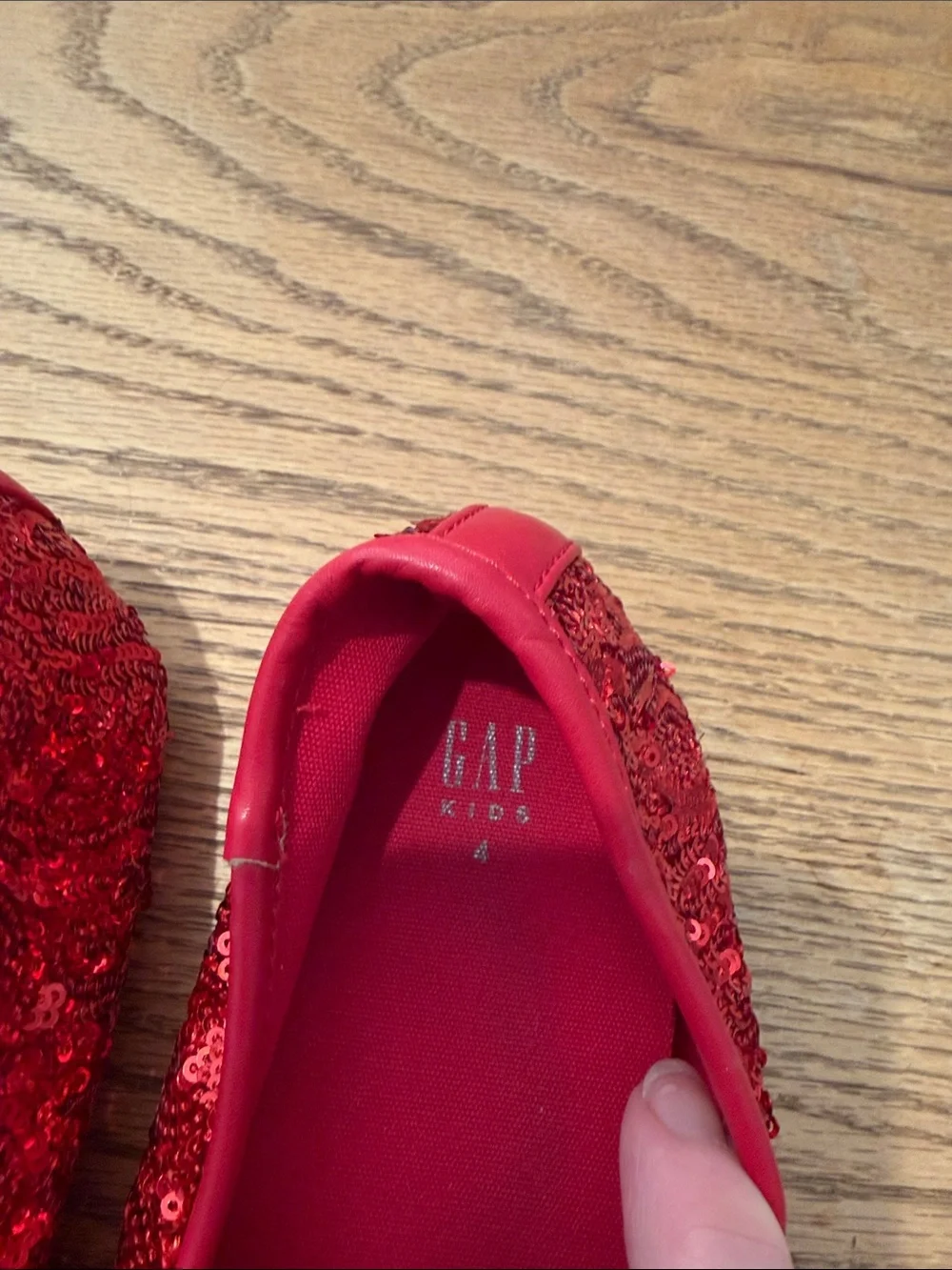 GAP sparkling red